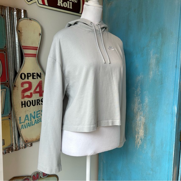 Nike Gray Cropped Hoodie - Picture 3 of 10